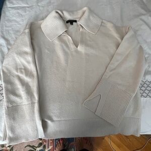 Banana Republic cream sweater size M